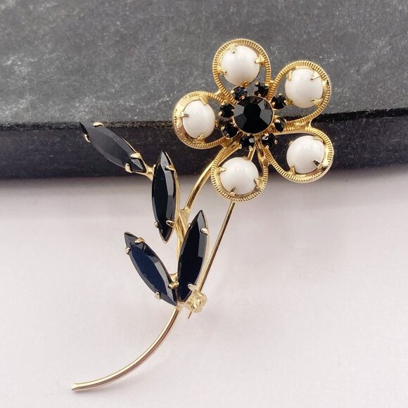 Vintage Jewelry - VINTAGE Black rhinestone and white milk glass flower brooch ~ Big jewelry pin